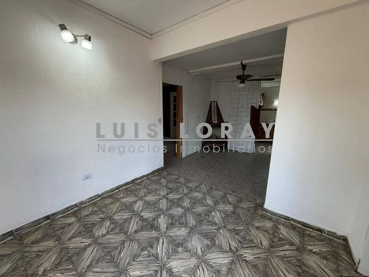 CASA DE 3 AMBIENTES EN ALQUILER BURZACO 5