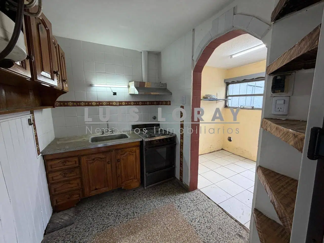 CASA DE 3 AMBIENTES EN ALQUILER BURZACO 3