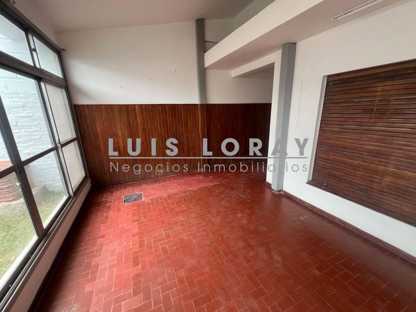 Foto de CASA EN ALQUILER DE 5 AMBIENTES CON PARQUE Y COCHERA  BURZACO, imagen 4