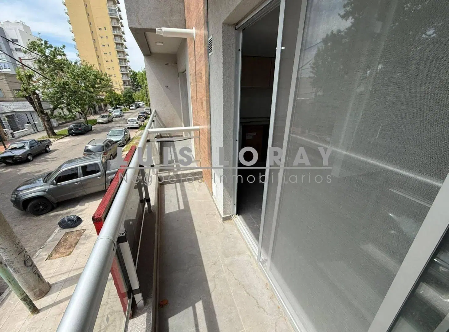 DEPARTAMENTO DE 2 AMBIENTES A ESTRENAR CON COCHERA  BANFIELD ESTE 4