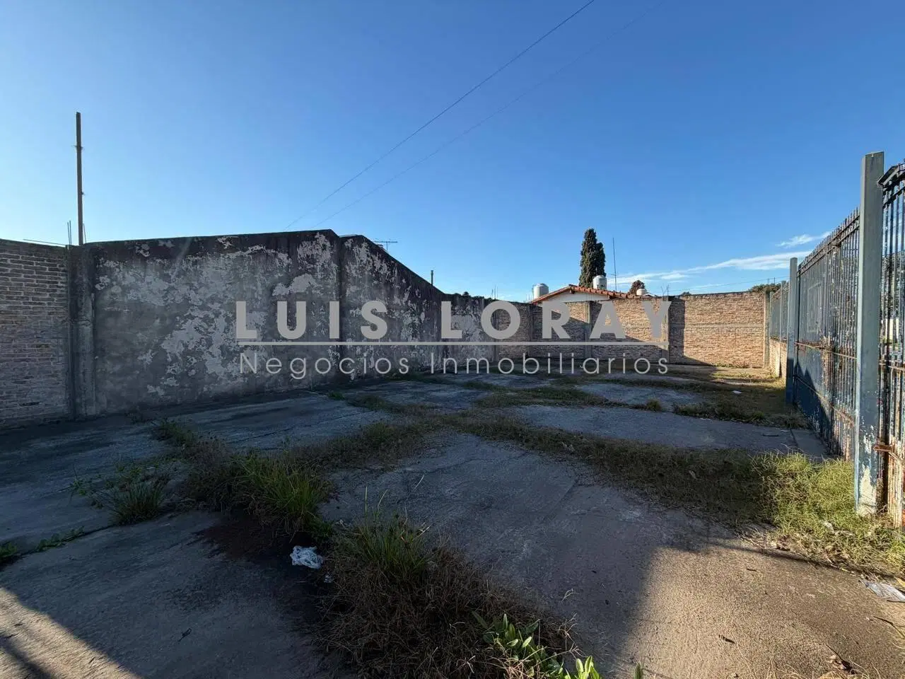 LOTE EN ESQUINA EN VENTA - BURZACO 4