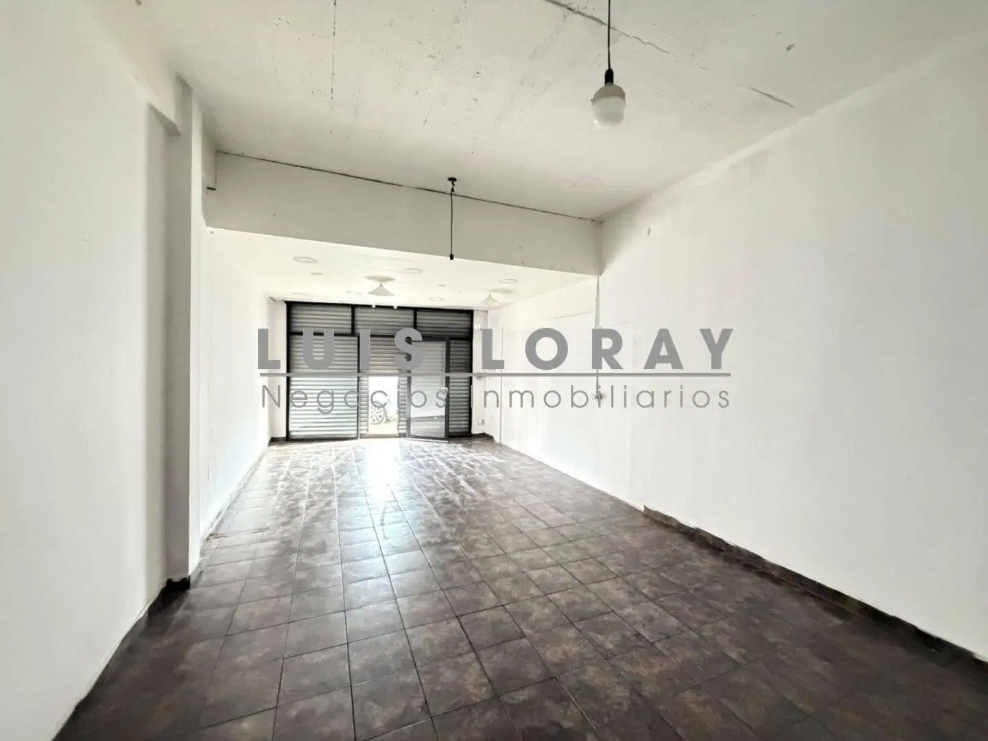 LOCAL COMERCIAL EN ALQUILER SOBRE AVENIDA ESPORA 5