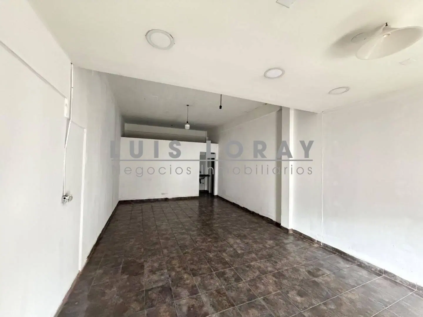LOCAL COMERCIAL EN ALQUILER SOBRE AVENIDA ESPORA 1