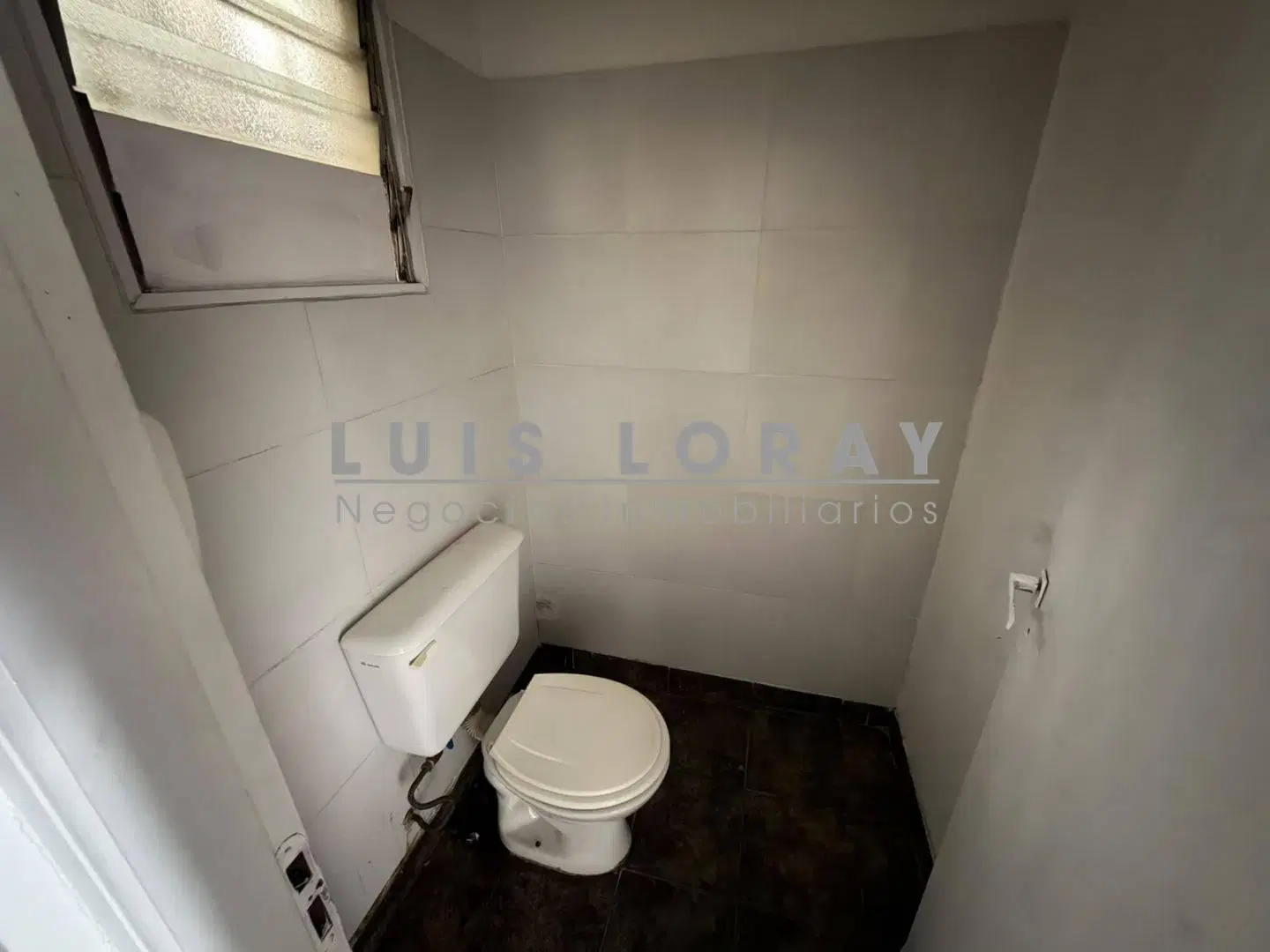 LOCAL COMERCIAL EN ALQUILER SOBRE AVENIDA ESPORA 4