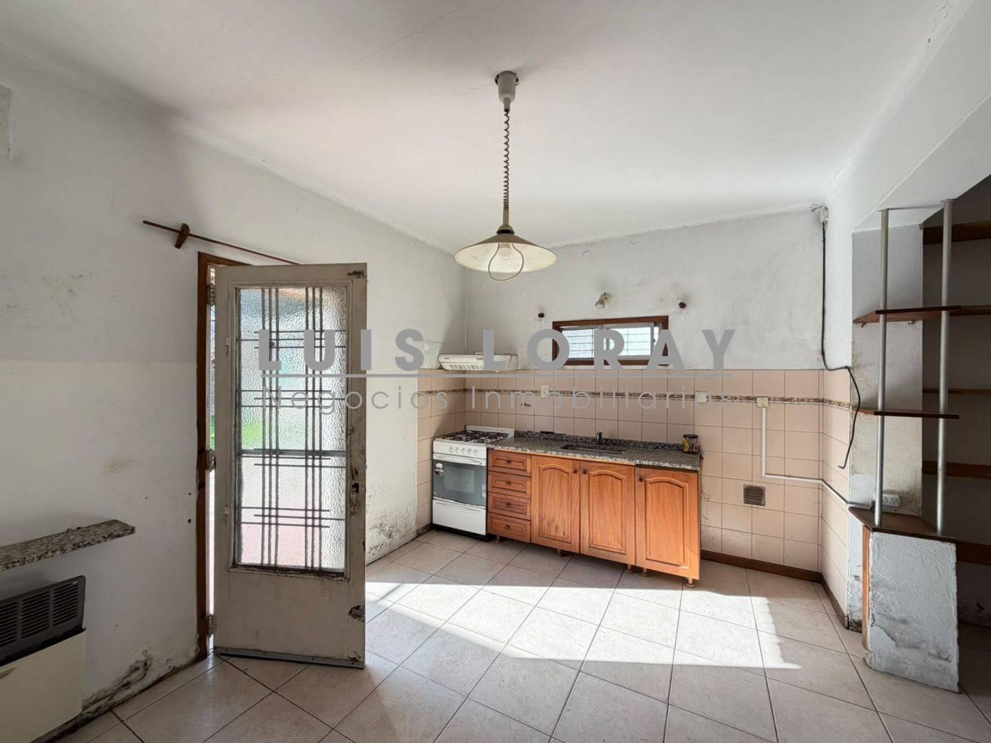 Foto de CASA EN ALQUILER CON PARQUE Y ENTRADA DE AUTOS BURZACO, imagen 5