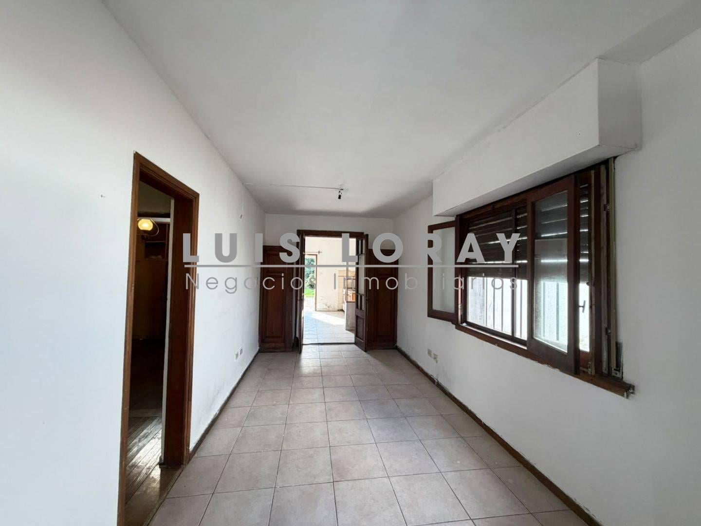 Foto de CASA EN ALQUILER CON PARQUE Y ENTRADA DE AUTOS BURZACO, imagen 3