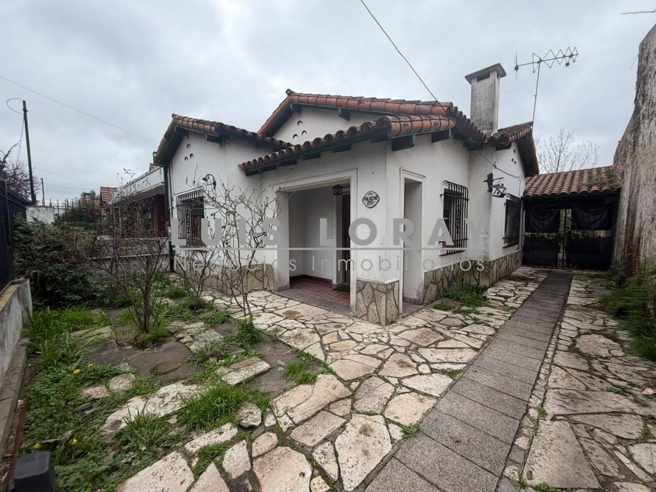 CASA 4 AMBIENTES EN ALQUILER  BURZACO