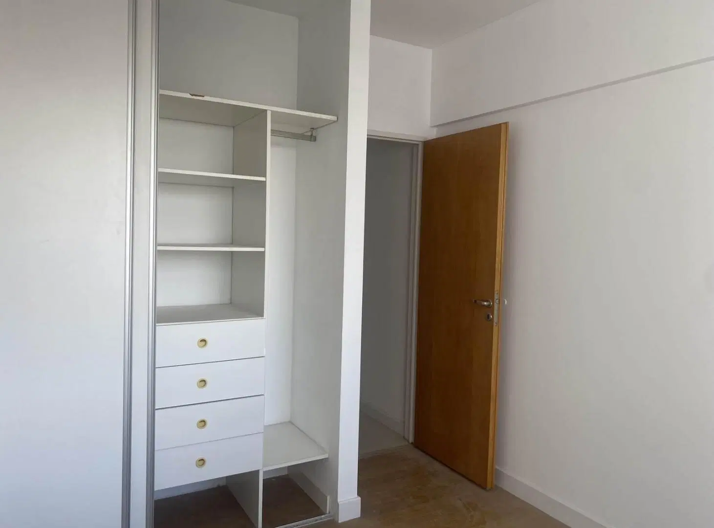 DEPARTAMENTO DOS AMBIENTES A ESTRENAR CON ESPACIO GUARDACOCHES CUBIERTO 4
