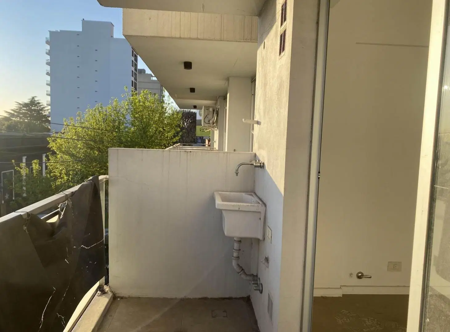 DEPARTAMENTO DOS AMBIENTES A ESTRENAR CON ESPACIO GUARDACOCHES CUBIERTO 4