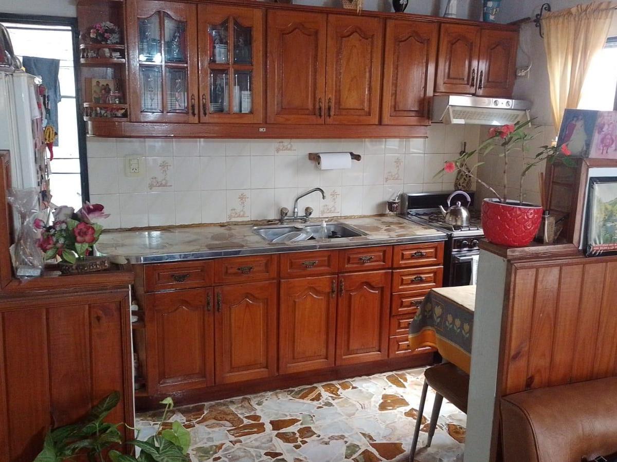 Foto de Venta 2 casas Isidro Casanova, imagen 4