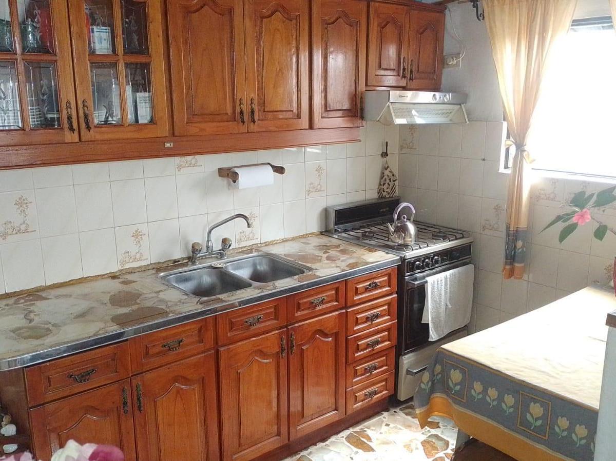 Foto de Venta 2 casas Isidro Casanova, imagen 2