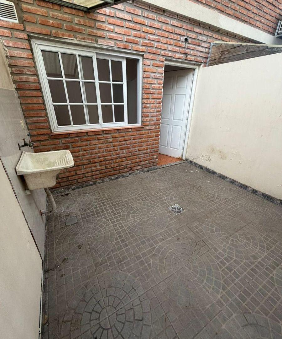 Foto de Alquiler duplex 3 ambientes Isidro Casanova, imagen 3