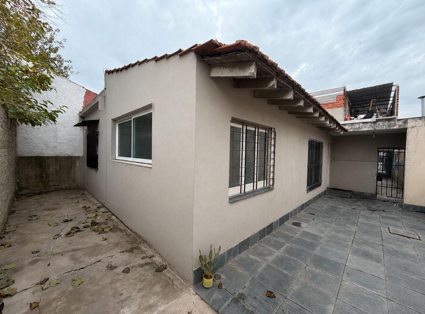 Alquiler ph 3 ambientes Isidro Casanova