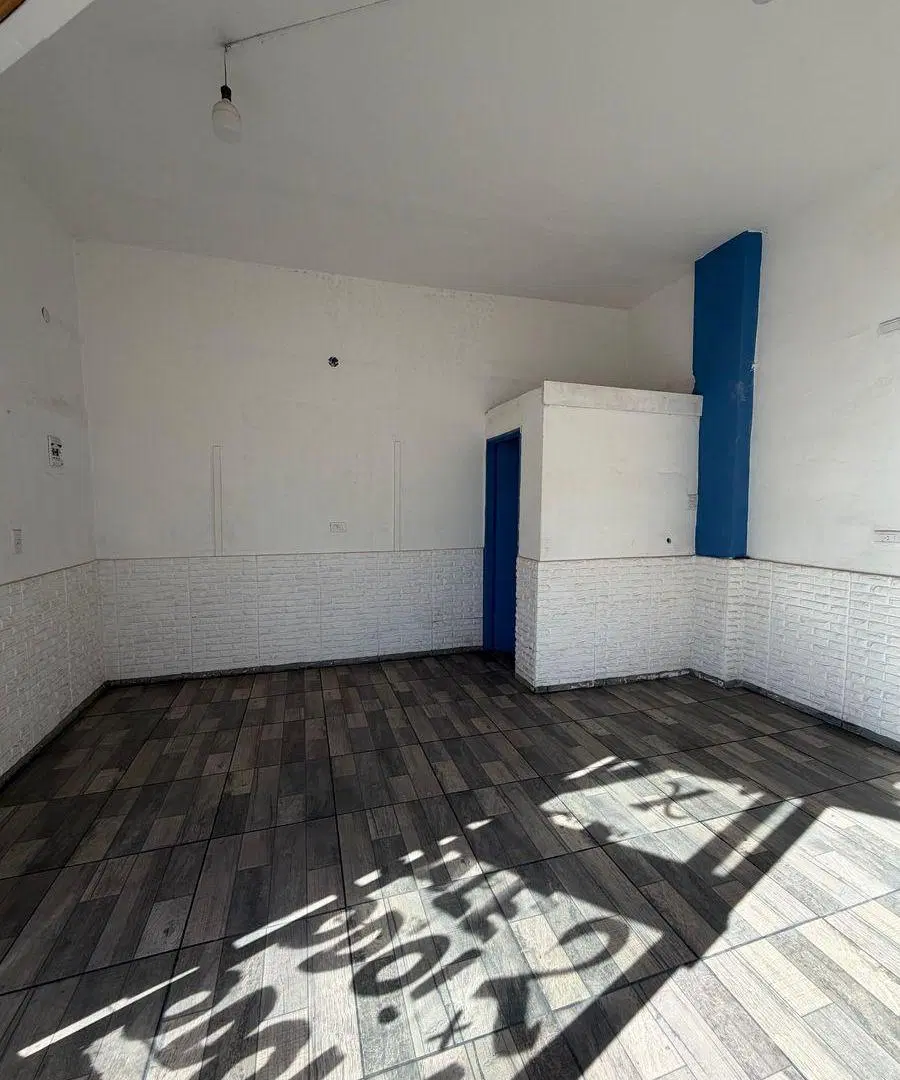 Alquiler local comercial Isidro Casanova Atalaya 4