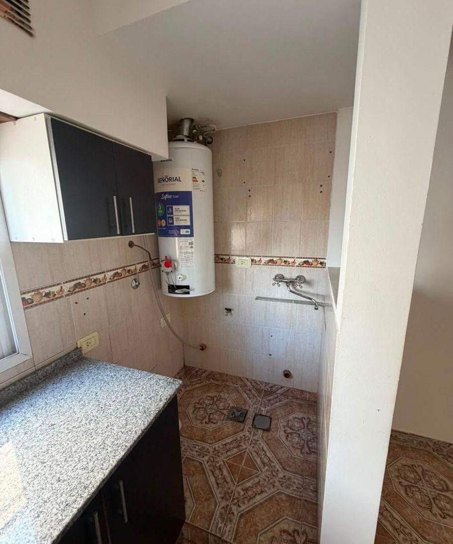 Foto de Alquiler departamento 2 ambientes Villa Luzuriaga, imagen 2