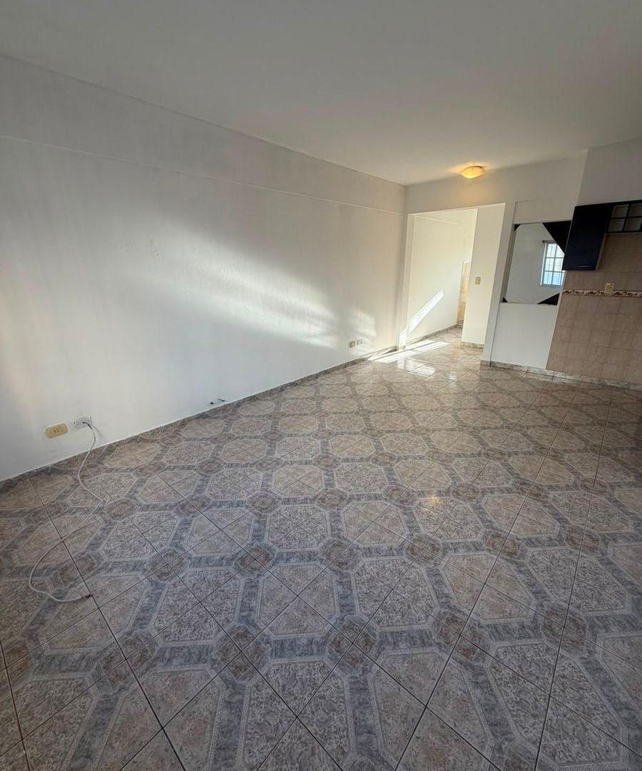 Foto de Alquiler departamento 2 ambientes Villa Luzuriaga, imagen 3
