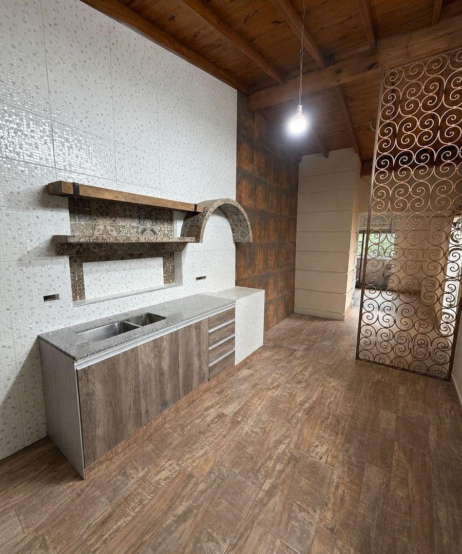 Foto de Venta casa y departamento Villa Luzuriaga, imagen 1