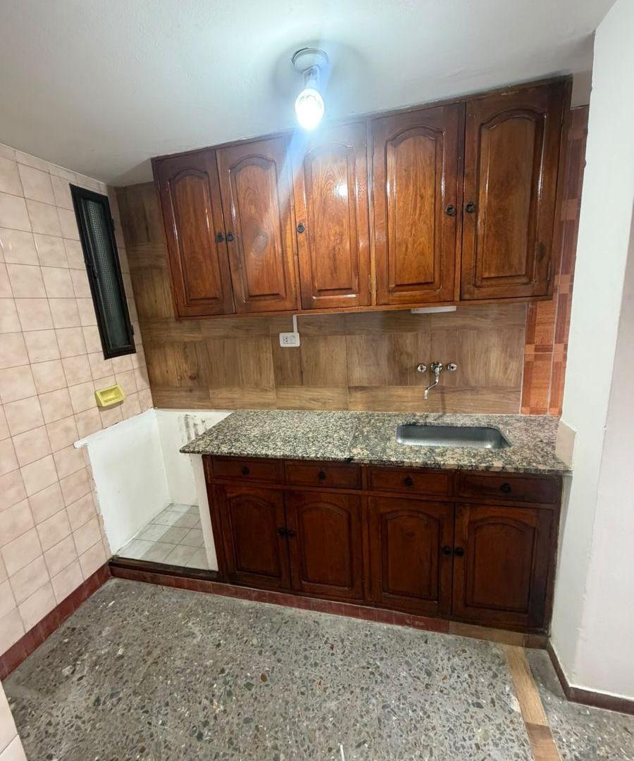 Foto de Alquiler departamento 3 ambientes Isidro Casanova, imagen 3