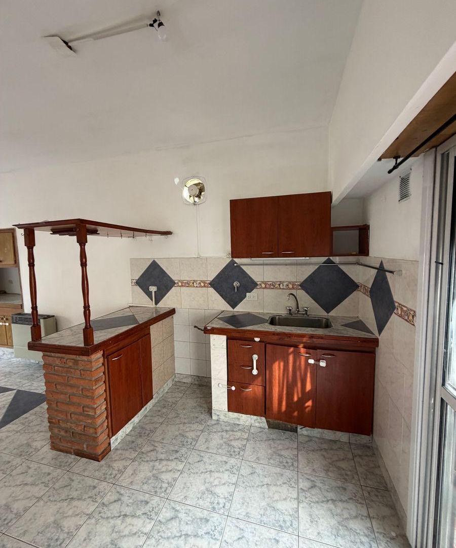 Foto de Alquiler pH 3 ambientes Villa Luzuriaga, imagen 1