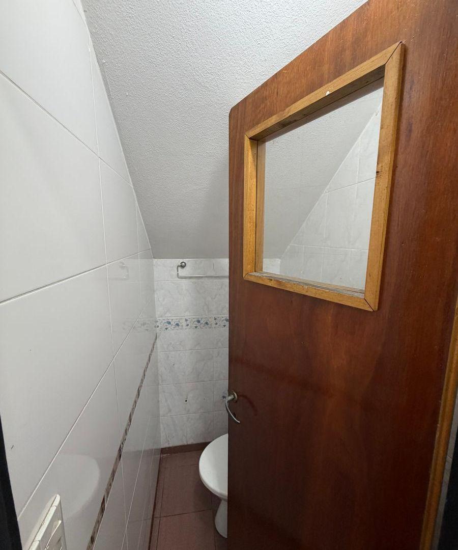 Foto de Alquiler duplex 3 ambientes con patio cochera Isidro Casanova, imagen 3