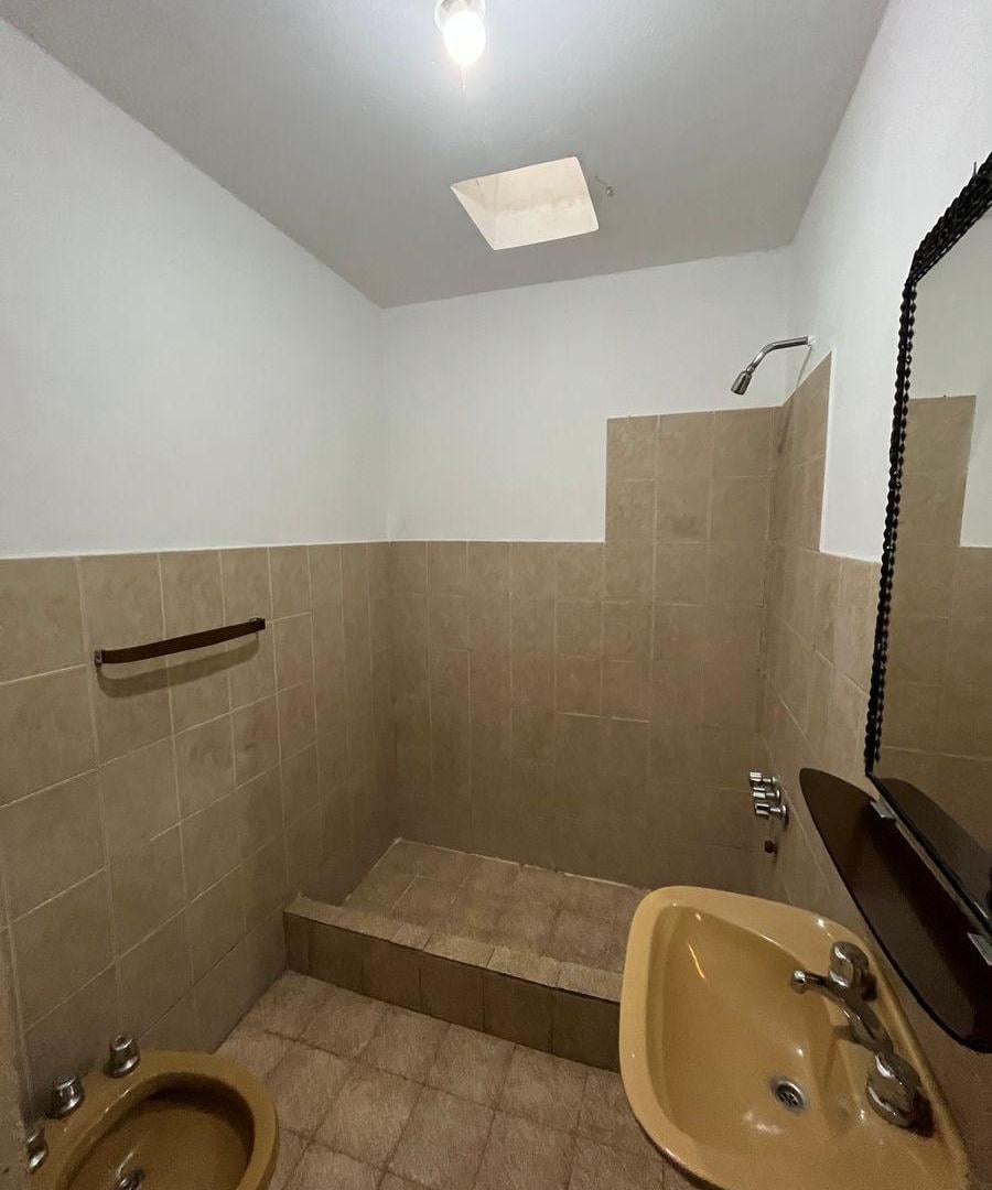 Foto de Venta casa Isidro Casanova, imagen 1