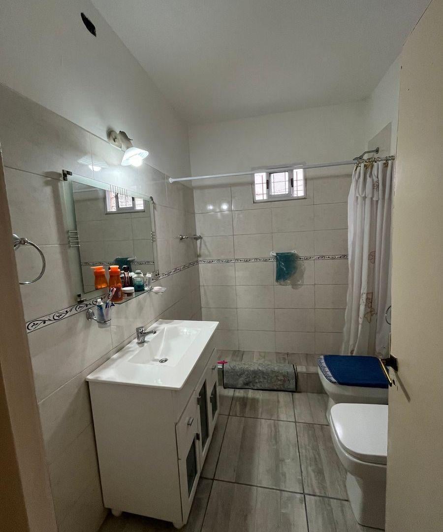 Foto de Venta casa Isidro Casanova, imagen 3