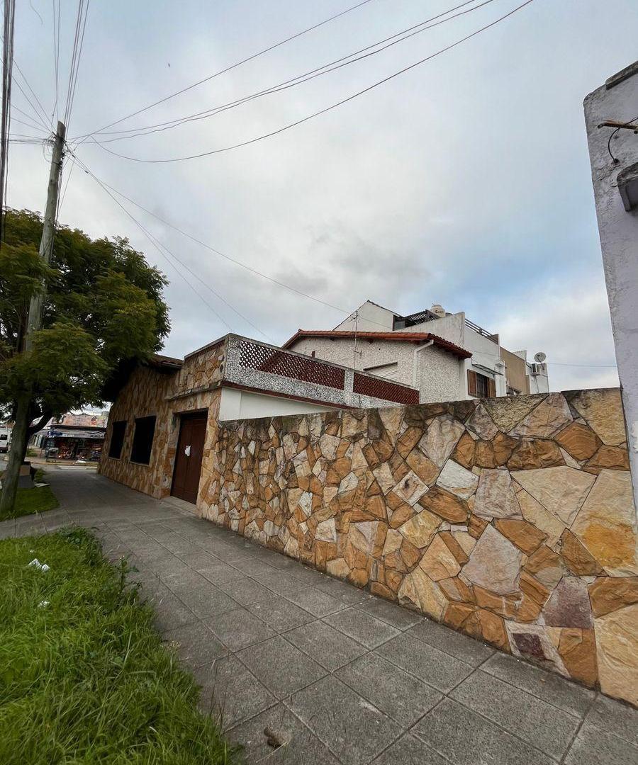 Foto de Venta de casa 4 ambientes Villa Luzuriaga, imagen 2