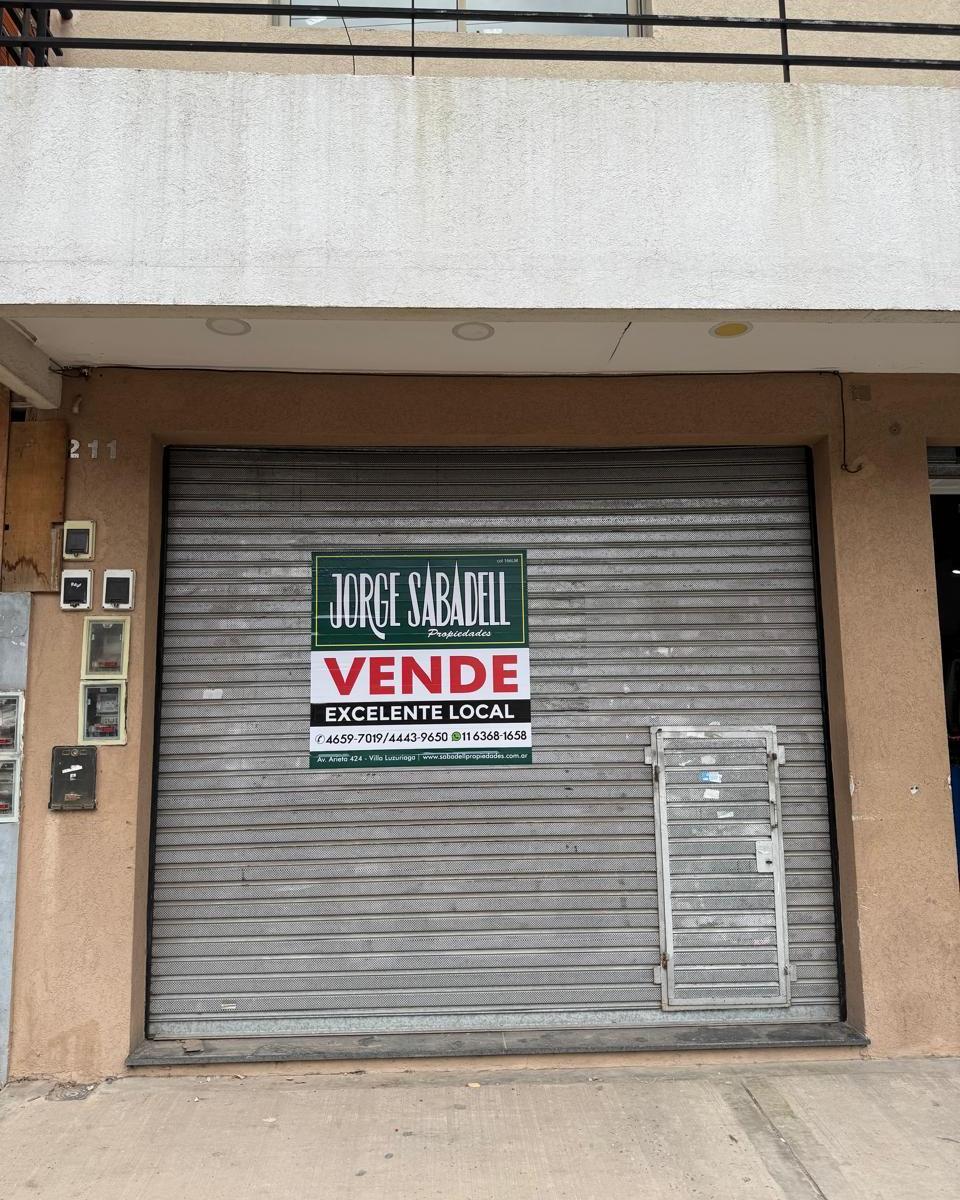 Foto de EXCELENTE LOCAL COMERCIAL SOBRE AVENIDA ARIETA DE 3,60 X 7MTS CON PATIO, imagen 1