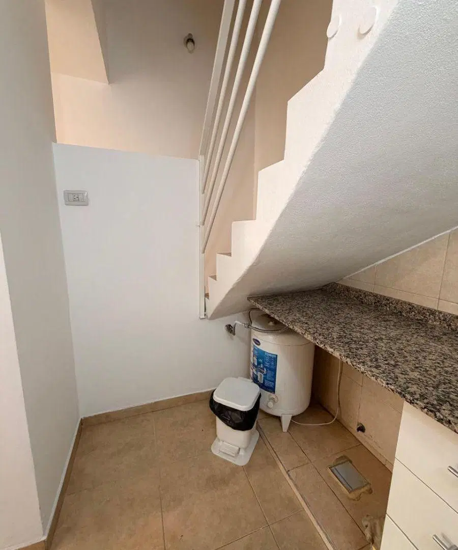 Excelente duplex 2 ambientes con escritorio y garage. Sobre Triunvirato, villa luzuriaga 5