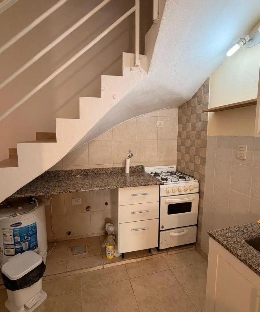 Excelente duplex 2 ambientes con escritorio y garage. Sobre Triunvirato, villa luzuriaga 4