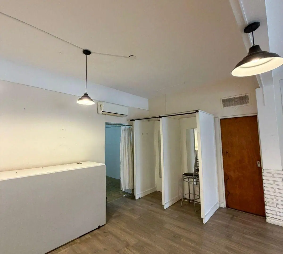 EXCELENTE LOCAL COMERCIAL SOBRE AVENIDA ARIETA, 4,60 M DE FRENTE X 14 M DE FONDO. 5