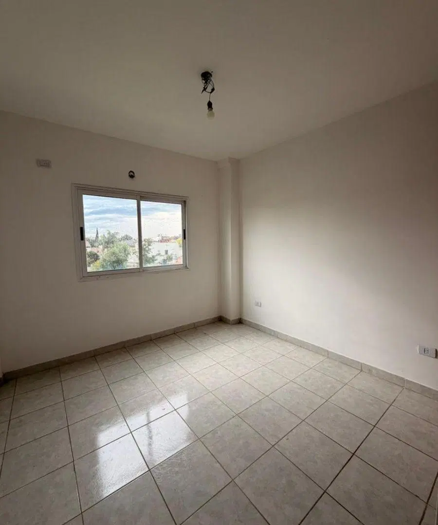 Departamento 2 ambientes en segundo piso al contrafrente. Excelente ubicacion 3