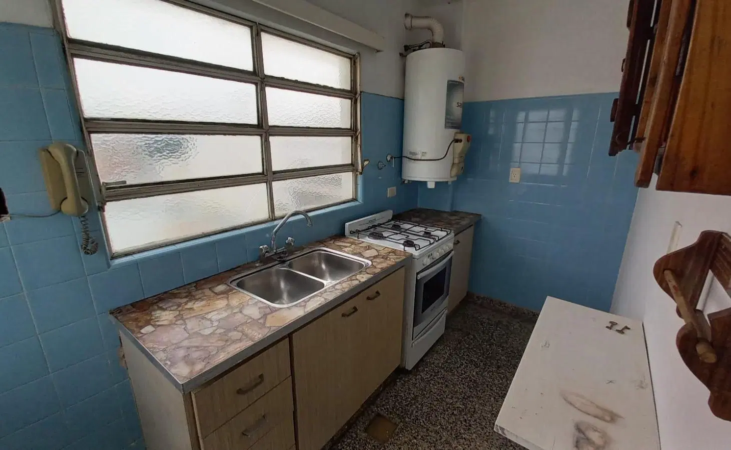 Departamento 2 ambientes en segundo piso con terraza propia. SIN EXPENSAS. Villa luzuriaga 1