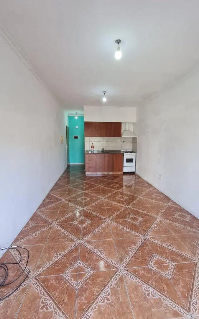 Departamento monoambiente con balcon al contrafrente, San Justo. Excelente ubicacion 1