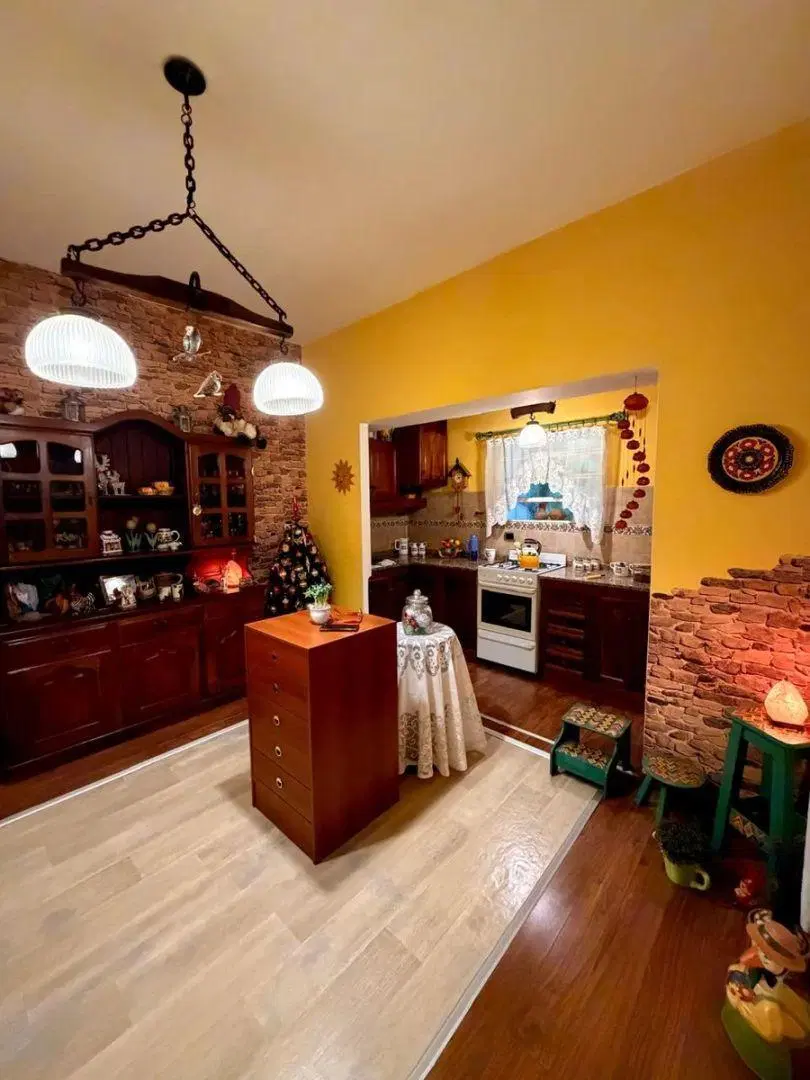 Excelente Departamento Tipo Casa De 2 Ambientes, Interno, Con Patio Y Terraza Propia Con Parrilla. ¡ 3