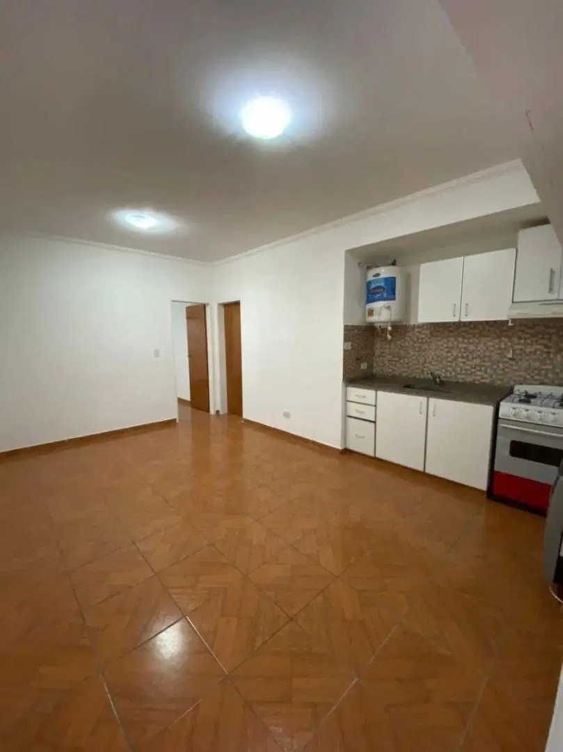 Departamento En Alquiler En Villa Luzuriaga 4