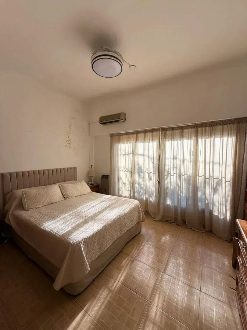 Impecable Casa De 4 Ambientes Con Parque, Piscina, Quincho Y Garage Automático. Villa Luzuriaga 2