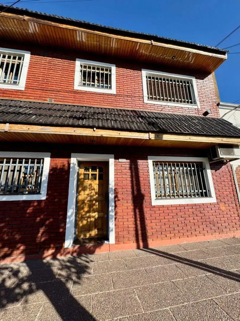 Excelente Departamento 4 Ambientes En Planta Baja Al Frente. Villa Luzuriaga. Nuevo Valor 5