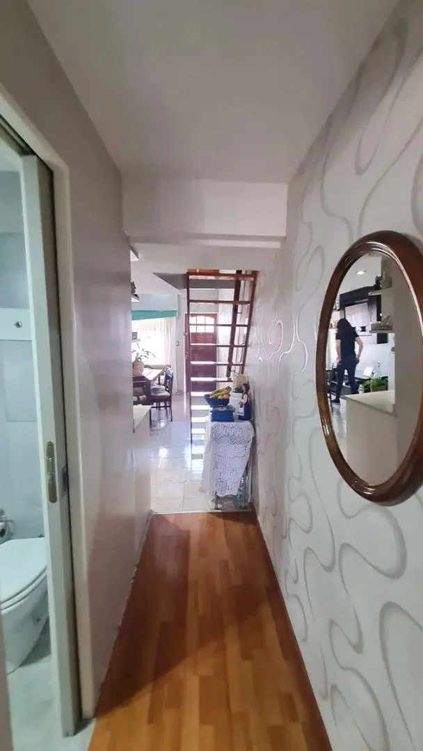 Excelente Departamento 2 Ambientes + Escritorio En 1º Piso Al Frente Con Balcon. Apto Credito. 5