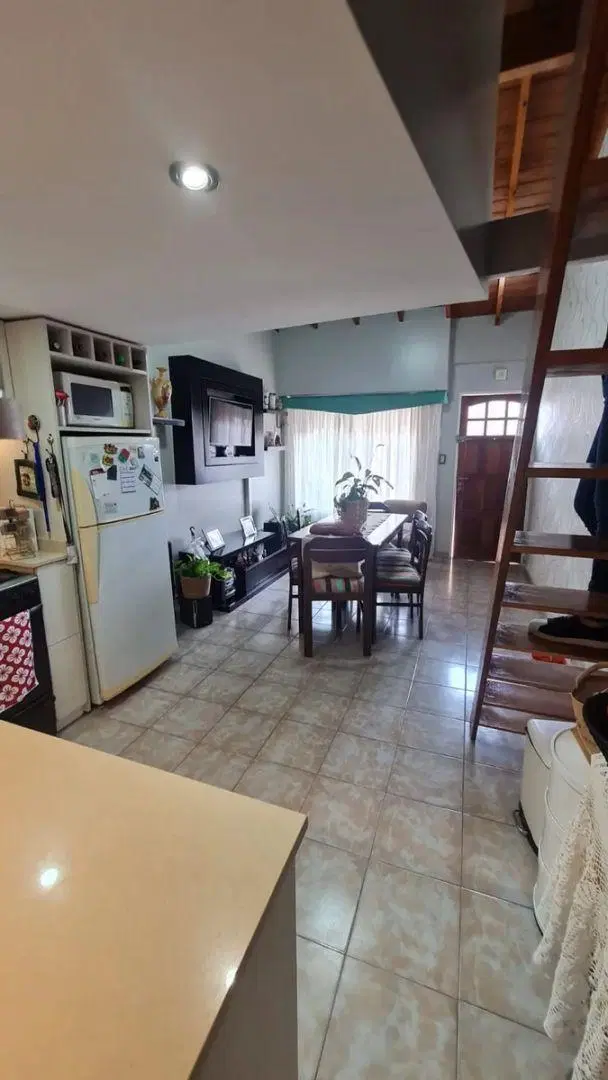 Excelente Departamento 2 Ambientes + Escritorio En 1º Piso Al Frente Con Balcon. Apto Credito. 4