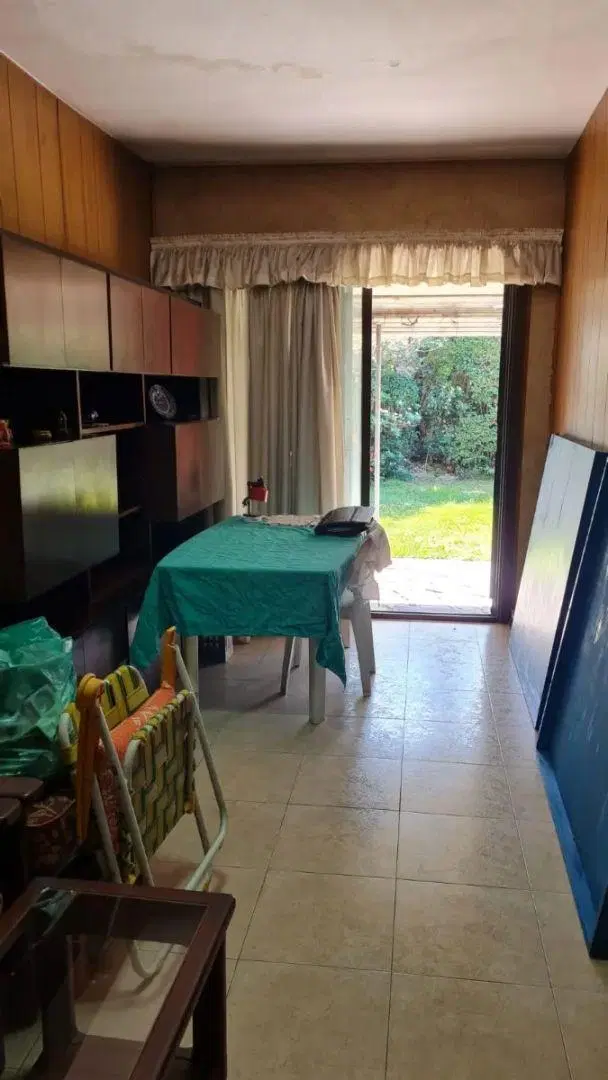 Casa En Venta En Villa Luzuriaga Con Cochera Y Jardín 4
