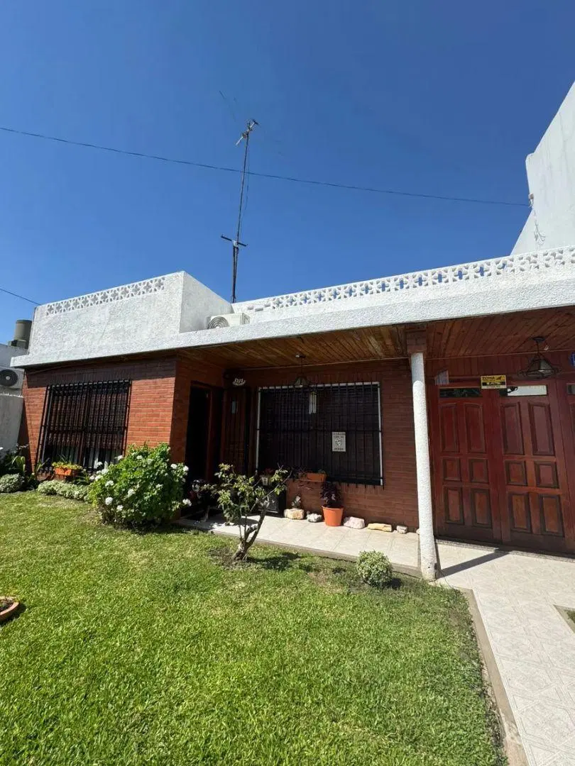 Casa En Venta En Haedo 2