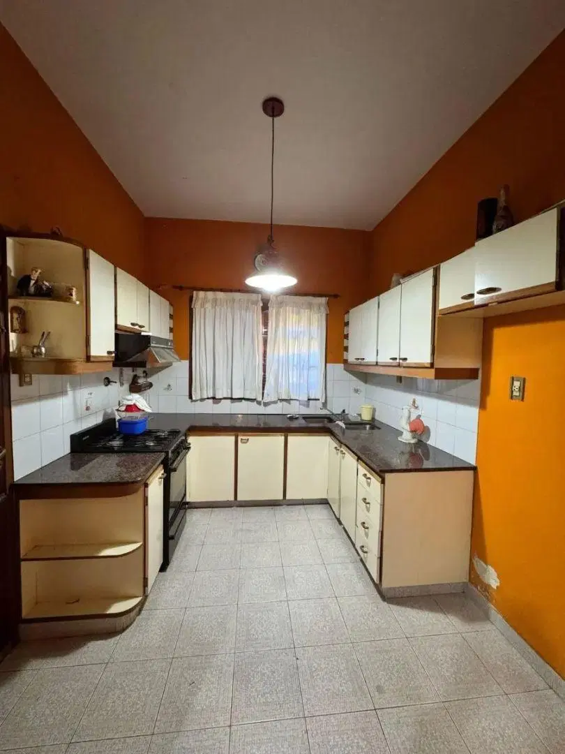 Casa En Venta En Villa Luzuriaga 5