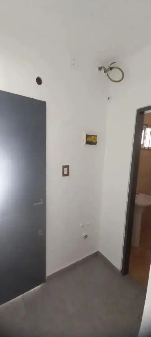 Excelente Local Comercial Sobre Av. Arieta Frente Al Banco Provincia, De 3,60 X 7mts. Centro De Vill 4