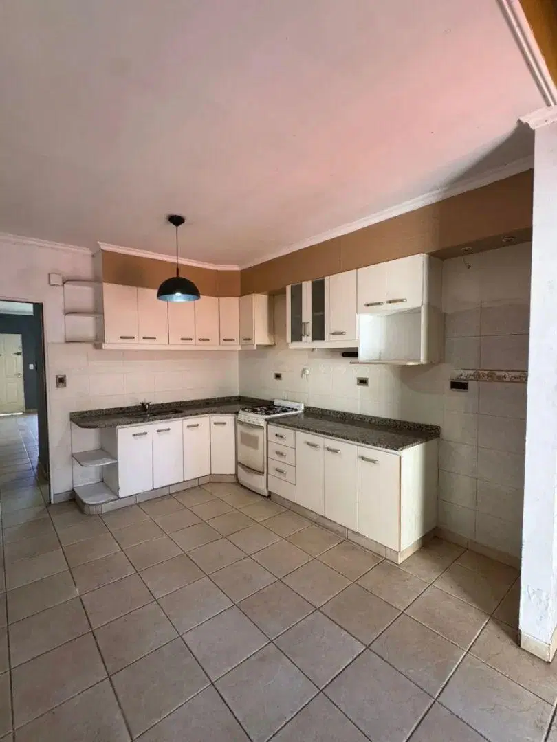 Casa En Venta En Villa Luzuriaga 3