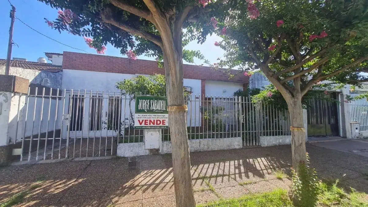 Casa En Venta En Villa Luzuriaga 1