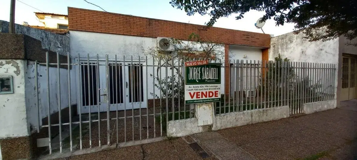 Casa En Venta En Villa Luzuriaga 4