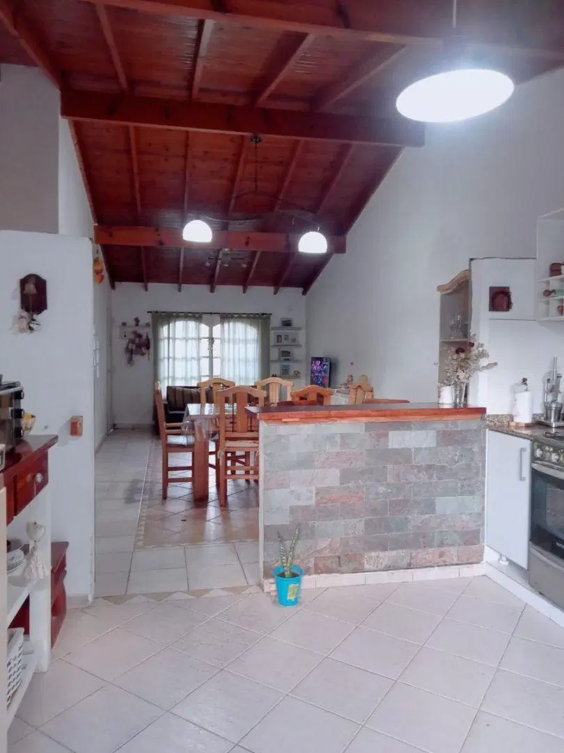 Casa En Venta En Villa Luzuriaga 4