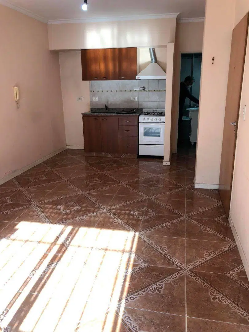 Departamento monoambiente en planta baja con patio, Centro de San Justo. EXCELENTE UBICACION 2