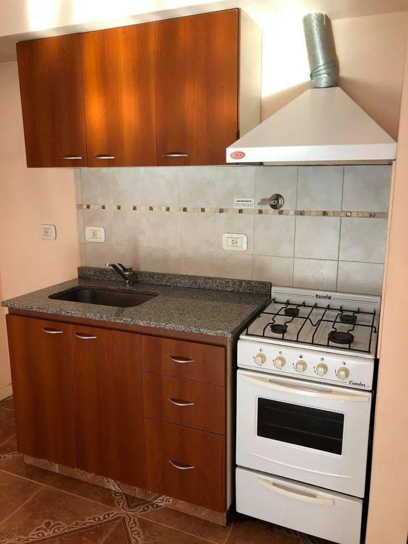 Departamento monoambiente en planta baja con patio, Centro de San Justo. EXCELENTE UBICACION 3